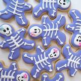 Halloween gingerbread skeletons